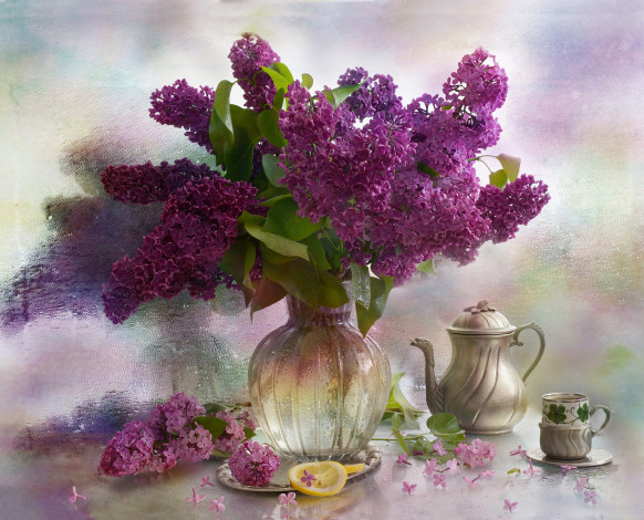 Обои картинки фото цветы, сирень, чайник, лимон, ваза, ветки
