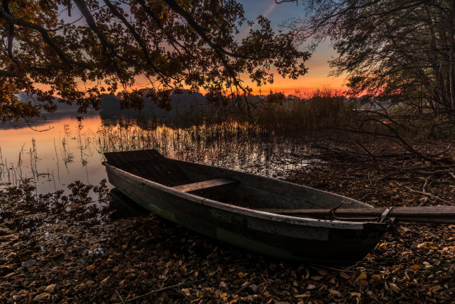 Обои картинки фото корабли, лодки,  шлюпки, пейзаж, деревья, лодка, озеро, закат