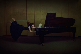 Картинка музыка -другое девушка ноты рояль полет