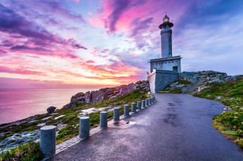 Картинка природа маяки испания punta nariga маяк скала море дорожка облака