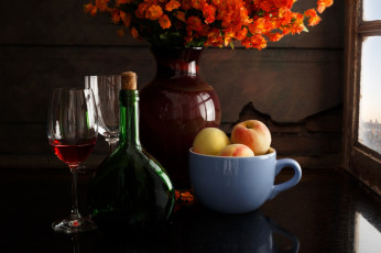 Картинка еда натюрморт персики ваза кружка бокалы бутылка вино стиль цветы