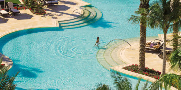 Картинка города дубай+ оаэ пальмы бассейн курорт dubai four seasons resort шикарный отдых jumeirah beach пляж джумейра