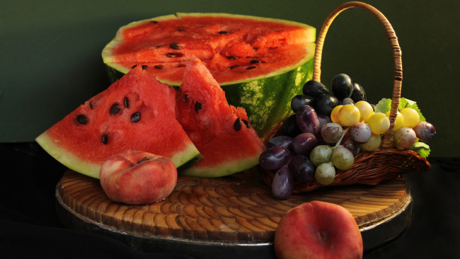 Обои картинки фото еда, фрукты,  ягоды, арбуз, виноград, персики