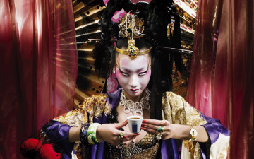 Картинка девушки -unsort+ азиатки украшения кимоно макияж кофе чашка костюм веера