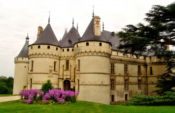 Картинка франция шомон сюр луар города замки луары парк газон клумба цветы замок башни