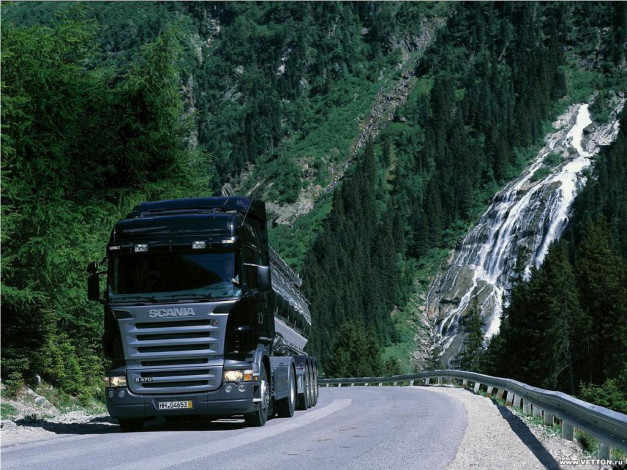Обои картинки фото scania, 420, автомобили, лес, горы, машина, грузовик, дорога