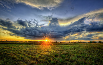 Картинка природа восходы закаты поле трава тучи солнце