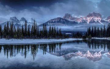 Картинка природа реки озера пейзаж ели вершины лес река зима снег горы