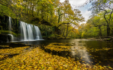 Картинка природа водопады осень водопад река