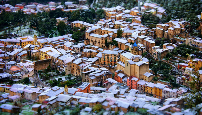 Обои картинки фото пьедимонте-матезе,  италия, города, - панорамы, снег, зима, здания, дома, панорама, город