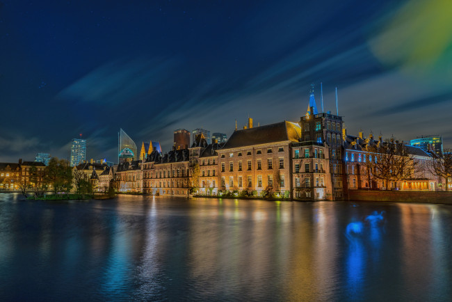 Обои картинки фото binnenhof,  den haag,  netherland, города, - огни ночного города, огни, канал