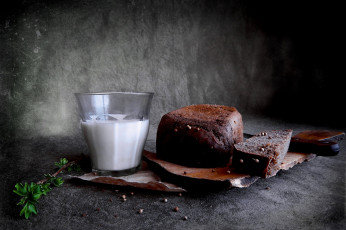 Картинка еда хлеб +выпечка доска молоко