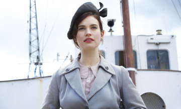 обоя кино фильмы, the guernsey literary and potato peel pie society, the, guernsey, literary, and, potato, peel, pie, society, актриса, пальто, корабль, шляпа, lily, james, juliet, ashton