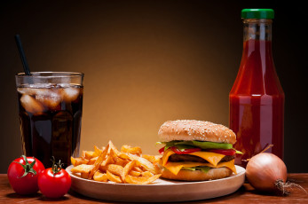 Картинка еда натюрморт гамбургер fast food фаст-фуд coca-cola стакан кола картофель помидоры лук кетчуп