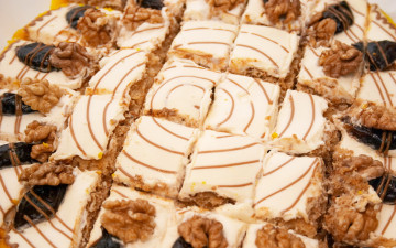 Картинка еда пирожные кексы печенье торт глазурь орех грецкий