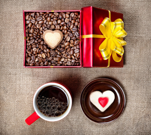 Обои картинки фото еда, кофе, кофейные, зёрна, сердце, пирожное, коробка