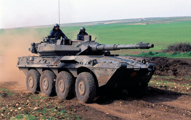 Обои картинки фото техника, военная, колесный, танк, башня, орудие, экипаж