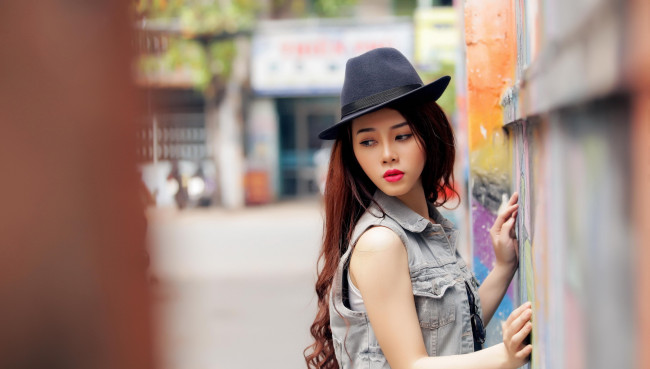Обои картинки фото девушки, -unsort , азиатки, шляпа, взгляд, стиль, азиатка, девушка