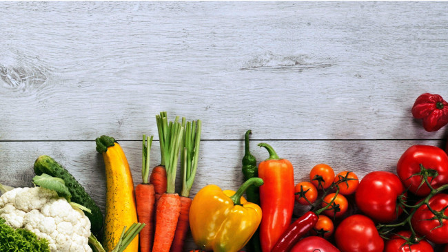 Обои картинки фото еда, овощи, морковь, помидоры, перец