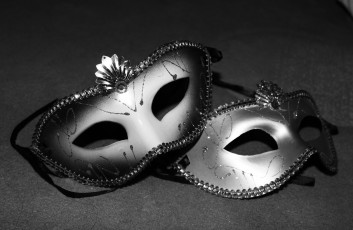 обоя разное, маски, карнавальные, костюмы, черно-белое, бал, красота, таинственность, украшения