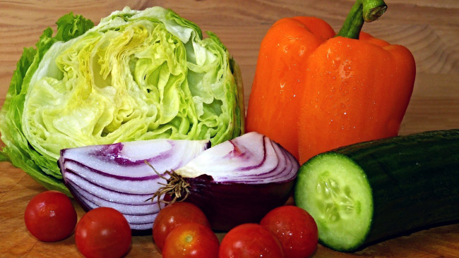 Обои картинки фото еда, овощи, капуста, перец, огурец, помидоры, черри, томаты