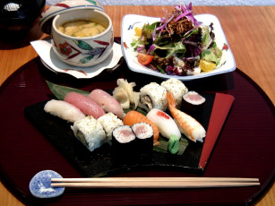 Картинка еда рыба +морепродукты +суши +роллы икра японская кухня суши роллы ассорти