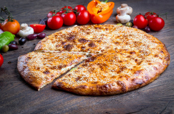 Картинка еда пицца кунжут сыр овощи томаты помидоры
