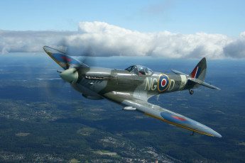 Картинка авиация боевые+самолёты самолет панорама полет истребитель spitfire