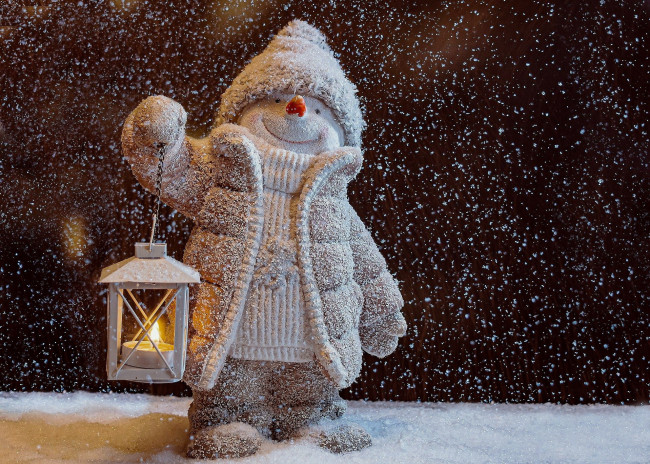 Обои картинки фото праздничные, снеговики, снег, снеговик, фонарь