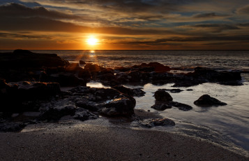 Картинка природа восходы закаты вечер берег вода солнце океан море песок побережье волна