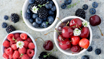 Картинка еда фрукты +ягоды малина черешня ягоды ежевика черника