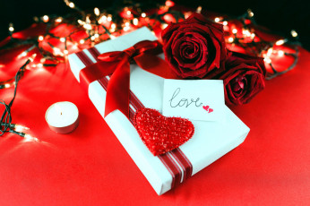 Картинка праздничные день+святого+валентина +сердечки +любовь розы подарок свеча сердечко