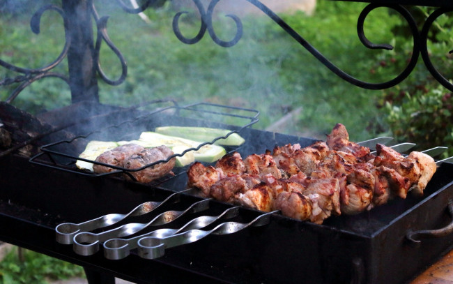 Обои картинки фото еда, шашлык,  барбекю, мясо, мангал