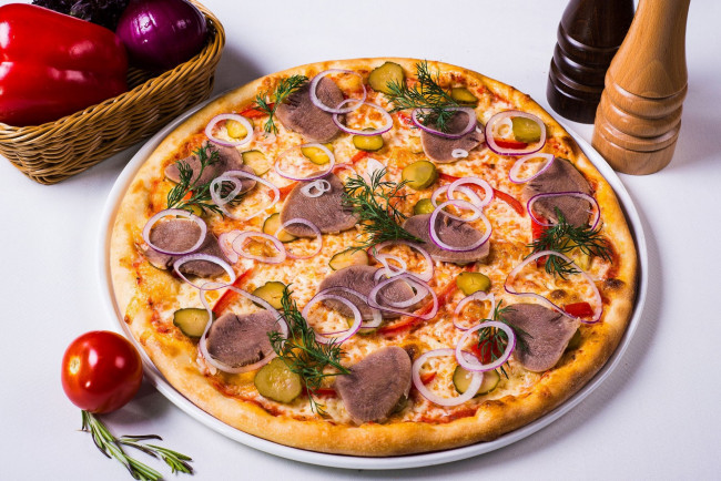 Обои картинки фото еда, пицца, лук, укроп, язык