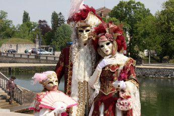 Картинка разное маски карнавальные костюмы карнавал семья