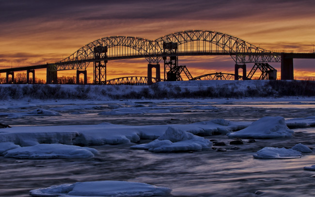 Обои картинки фото sault, ste, marie, michigan, природа, реки, озера, лёд, мост, закат, зима, река