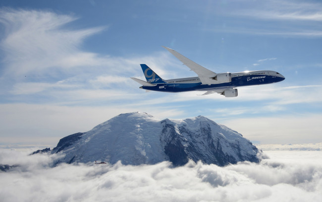Обои картинки фото авиация, авиационный пейзаж, креатив, облако, самолёт, гора, боенг