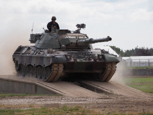 Картинка leopard+1 техника военная+техника бронетехника танк