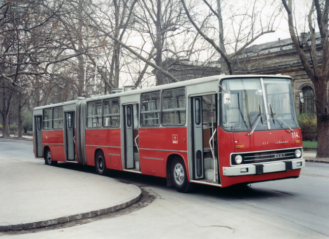 Обои картинки фото ikarus, автомобили, автобусы, автобус, город, раритет