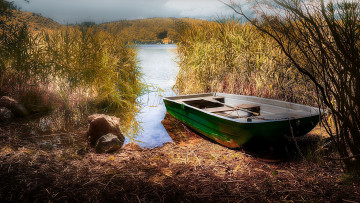 Картинка корабли лодки +шлюпки озеро лодка камыш