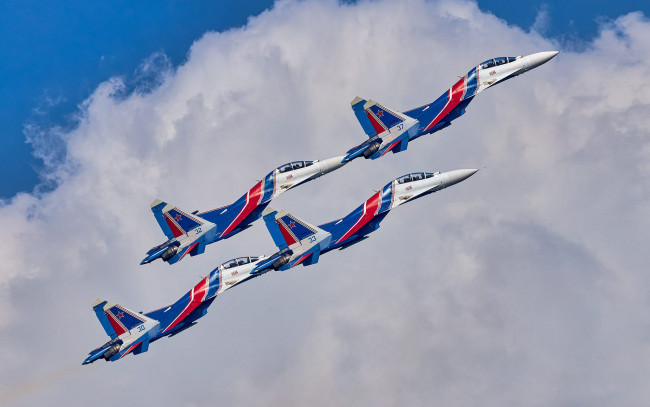 Обои картинки фото авиация, боевые самолёты, русские, витязи, полет, су-30см, облака
