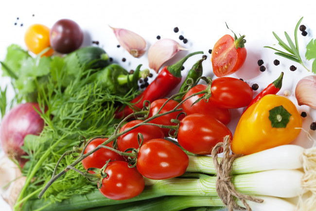 Обои картинки фото еда, овощи, помидоры, укроп, перец, лук