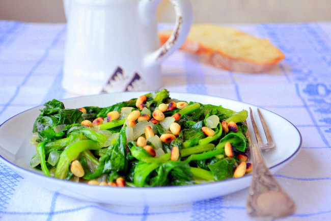 Обои картинки фото еда, салаты,  закуски, зеленый, салат, орехи