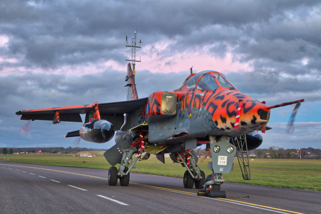 Обои картинки фото sepecat jaguar gr3a, авиация, боевые самолёты, ввс