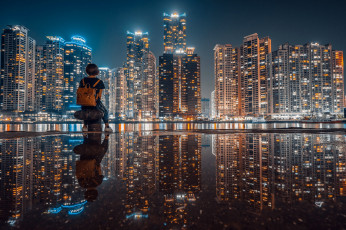 Картинка города -+огни+ночного+города ночь небоскребы девочка город отражение
