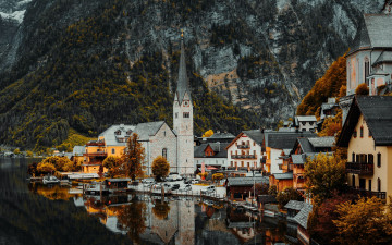 Картинка города гальштат+ австрия горы озеро отражение осень