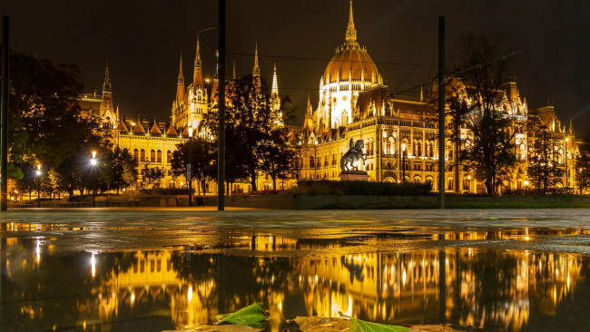 Обои картинки фото города, будапешт , венгрия, площадь, памятник, вечер, огни
