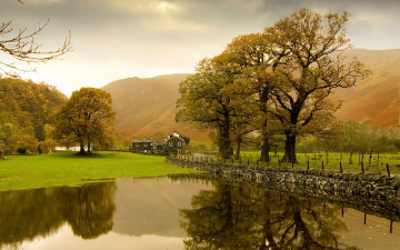 Картинка природа пейзажи горы озеро дома деревья