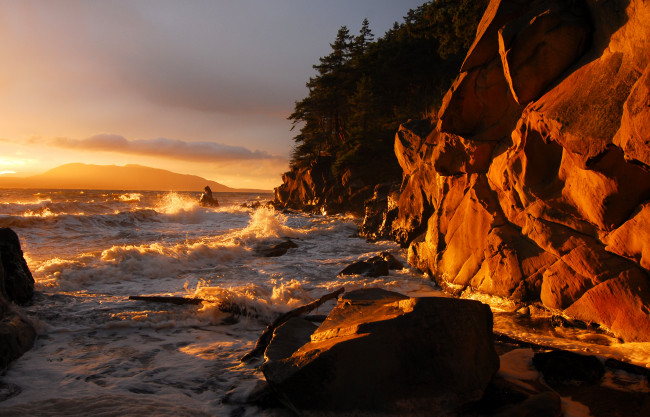 Обои картинки фото природа, побережье, берег, скальный, закат, шторм