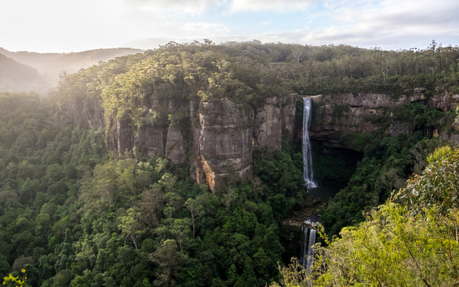 Обои картинки фото belmore, falls, kangaroo, valley, australia, природа, водопады, долина, австралия, скалы, лес
